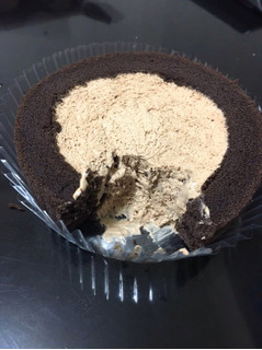 「ローソン Uchi Cafe’ SWEETS プレミアムチョコロールケーキ 袋1個」のクチコミ画像 by レビュアーさん