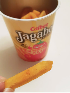 「カルビー Jagabee ホットチリ味 カップ38g」のクチコミ画像 by MAA しばらく不在さん