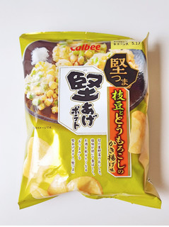 「カルビー 堅あげポテト 堅つま 枝豆ととうもろこしのかき揚げ味 袋70g」のクチコミ画像 by MAA しばらく不在さん