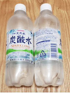 「サンガリア 伊賀の天然水 炭酸水 ペット500ml」のクチコミ画像 by みにぃ321321さん