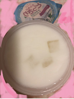 「たらみ どっさり ナタデココヨーグルトデザート カップ230g」のクチコミ画像 by パン大好きさん