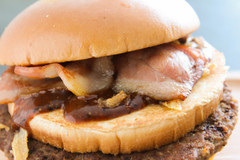 【特大ビーフパティ】45周年記念バーガーが高評価！ マクドナルド「テキサスバーガー」の評判＆クチコミまとめ