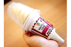 【濃厚ソースがたまらない♪】地域限定・さつまいも味のソフト！セブン「ワッフルコーン 紅はるか」を実食