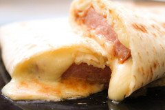 【伊藤ハム×セブン】「厚切りミートローフ＆デミチーズ」が肉厚すぎてスゴイ！