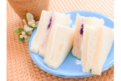 【kiri好きのためのサンド♪】ローソンの新作はクリチをたっぷり頬張れる魅惑のサンド