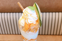 【ジョナサンでインスタ♪】北海道産らいでんメロンを使った、パフェとプリンアラモードを実食♪