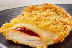 【ジャンク感】ローソン「Lチキ」にトマトソースとチーズをはさんだピザ味が新発売！