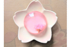 ぷるんぷるんのコンビニスイーツ！ あの水ゼリーからサクラも出たよ！