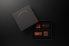 1日150個プレゼント！「トシ・ヨロイヅカ」監修チョコレートを配布「nismo ロードカー展示イベント」