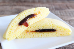 ファミマから「プリンみたいなパンケーキ」登場！ほろ苦カラメルがとろける〜！