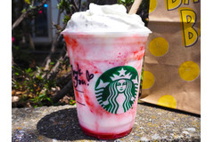 【スタバ新作】人気の「ストロベリーフラペチーノ®」が今年も登場！今回は「チョコレートver. 」も！新作フラペチーノを先取りレポ♪