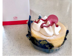 不二家 たっぷりクリームの切り株ケーキ 北海道余市産ブルーベリー