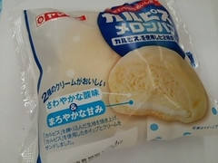 ヤマザキ カルピスメロンパン 商品写真