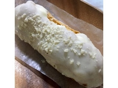ヤマザキ 白いエクレア 北海道産練乳入りクリーム