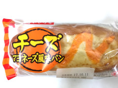 ヤマザキ チーズマヨネーズ風味パン 商品写真