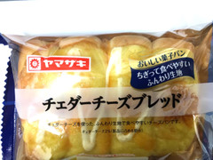 ヤマザキ おいしい菓子パン チェダーチーズブレッド 商品写真