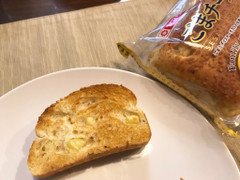 ヤマザキ ごまチーズブレッド 商品写真