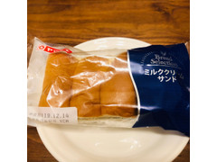 ヤマザキ Bread Selection ミルククリームサンド