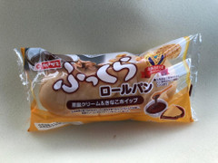 ヤマザキ ふっくらロールパン 黒蜜クリーム＆きなこホイップ 商品写真