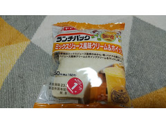 ヤマザキ ランチパック ミックスジュース風味クリーム＆ホイップ 商品写真