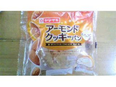 ヤマザキ アーモンドクッキーパン ホイップ 商品写真