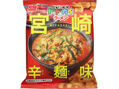 おやつカンパニー ベビースタードデカイラーメン 宮崎辛麺味