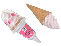 セブン＆アイ セブンプレミアム ワッフルコーン つぶつぶ果肉のストロベリー 商品写真