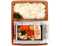 ファミリーマート 包み仕立て弁当 豚肉と野菜のキムチ鍋風