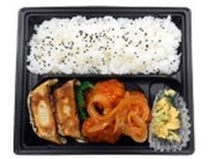 ファミリーマート 鶏チリ＆餃子弁当 商品写真