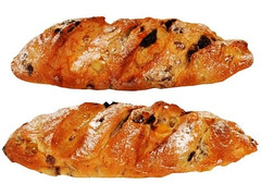 ファミリーマート ファミマ・ベーカリー 五穀とレーズンのフランスパン 商品写真