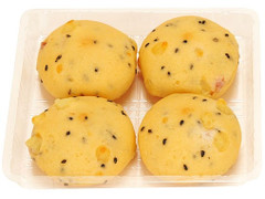 ファミリーマート プチパク 黒ごまとチーズのパン ベーコン入り 商品写真