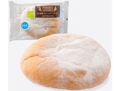 ファミリーマート もち麦粉入りハムチーズパン 商品写真