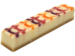 ファミリーマート 彩りフルーツソースの白いチーズケーキ 商品写真
