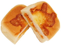 ファミリーマート ファミマ・ベーカリー チーズタッカルビパン 商品写真