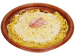 ファミリーマート 生パスタ4種チーズのクリームソース