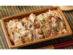 炙り焼 三元豚のねぎ塩カルビ重 麦飯