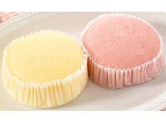 ファミリーマート ファミマ・ベーカリー 紅白蒸しケーキ いちごとミルク 商品写真