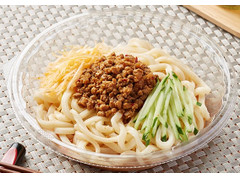 ファミリーマート しびれる辛さ 冷し坦坦まぜうどん 商品写真