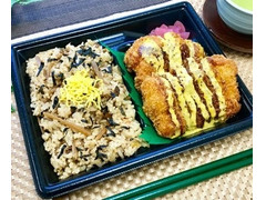 ファミリーマート 赤鶏さつまのかしわ飯＆チキンカツ弁当