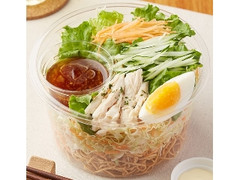 まぜて食べる！パリパリ麺サラダ