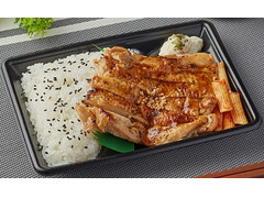 ファミリーマート 炙り焼チキンステーキ弁当 香ばし醤油味 商品写真