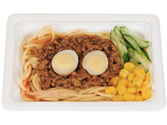 ファミリーマート ピリ辛そぼろの担担スパゲティサラダ 商品写真