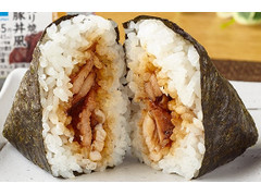 ファミリーマート ピリ辛味付海苔 炙り焼豚丼風 商品写真