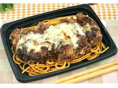 ファミリーマート デミチーズチキンカツ 商品写真