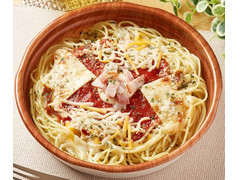 ファミリーマート とろけるチーズのトマトパスタ 商品写真