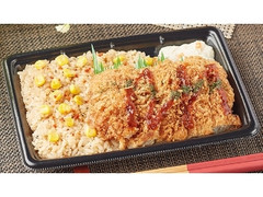 ファミリーマート ガーリックピラフ＆旨辛チキンカツ弁当