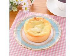 ファミリーマート ファミマ・ベーカリー アップルとレーズンのチーズケーキ風 商品写真
