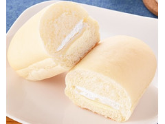 ファミリーマート ファミマ・ベーカリー 白いコッペパン バニラ大福味 商品写真
