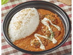 ファミリーマート スパイス香る！バターチキンカレー