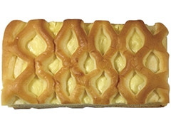 ファミリーマート ファミマ・ベーカリー ソフトなチーズクリームパン